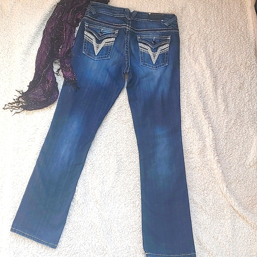 Woman's Vigoss Distressed Bootcut Jeans